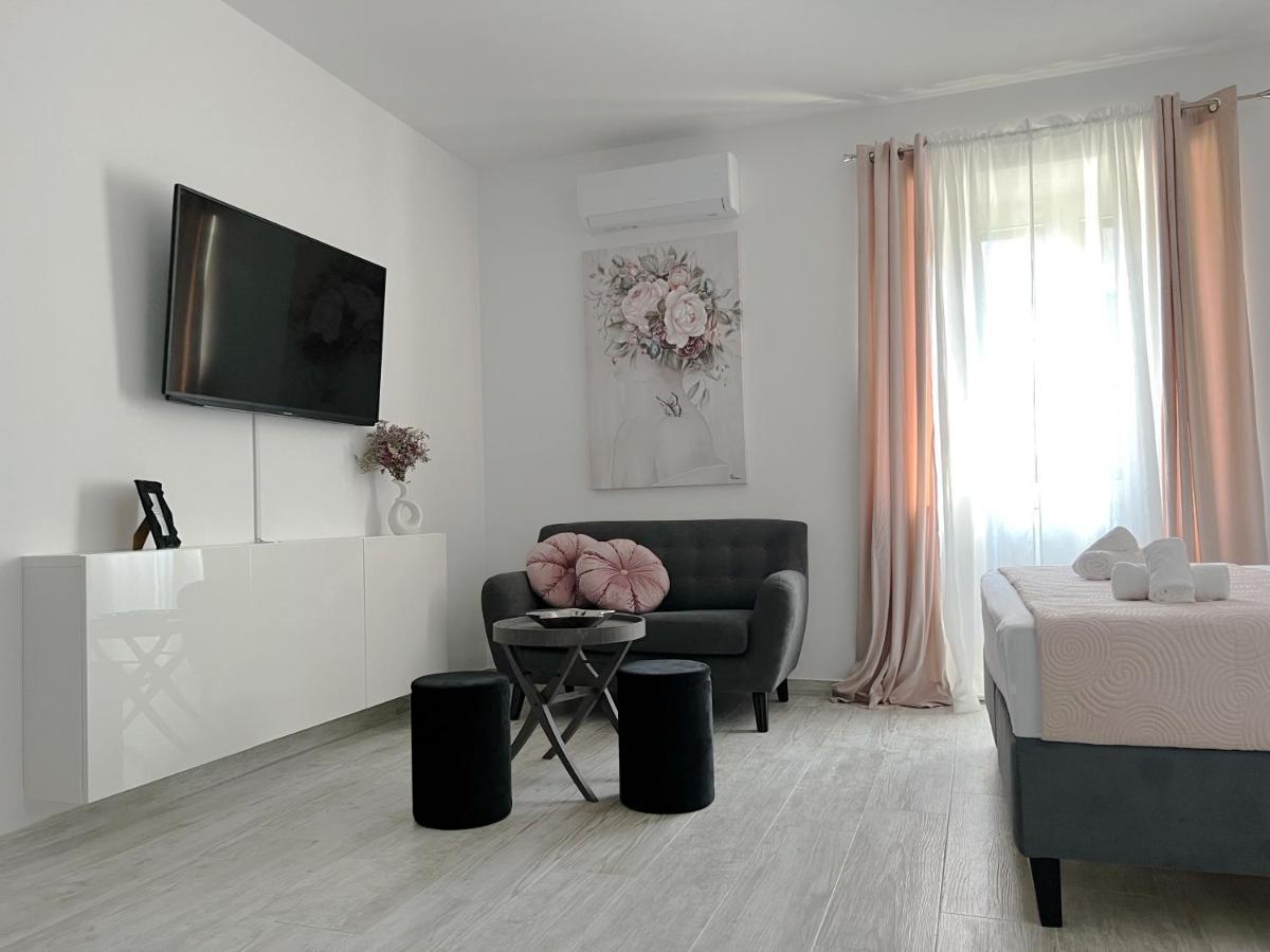 Studio Apartman Perla Split Extérieur photo